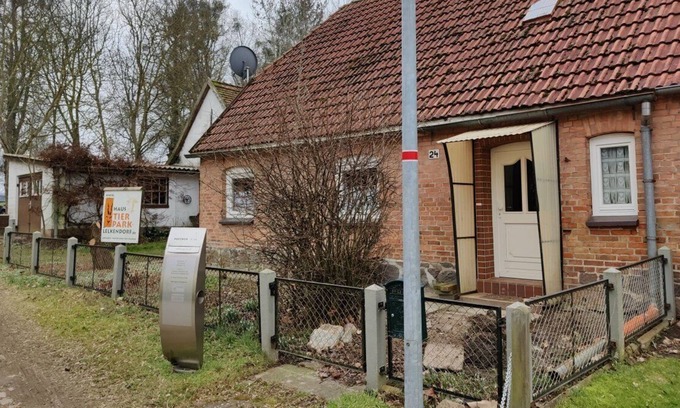 Lelkendorf Autre | Cozy 200 year old farm cottage with wood-burning stove