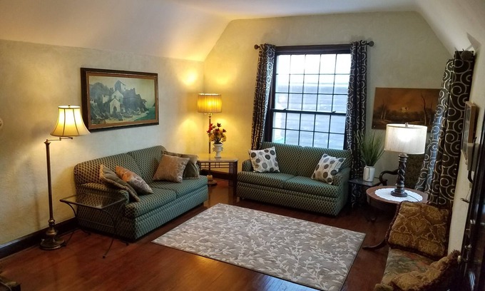 Bryn Mawr Maison | Cosy 2B / 1. 5B cottage 2. 0 miles du centre de Minneapolis