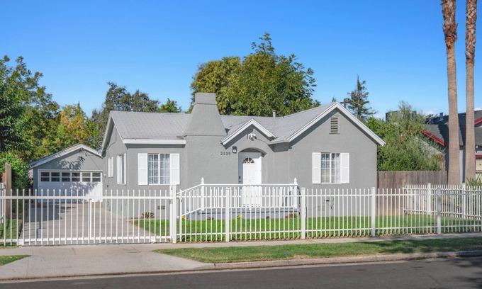 Raisin Maison | Cozy 2B/1Bth on Peaceful Street