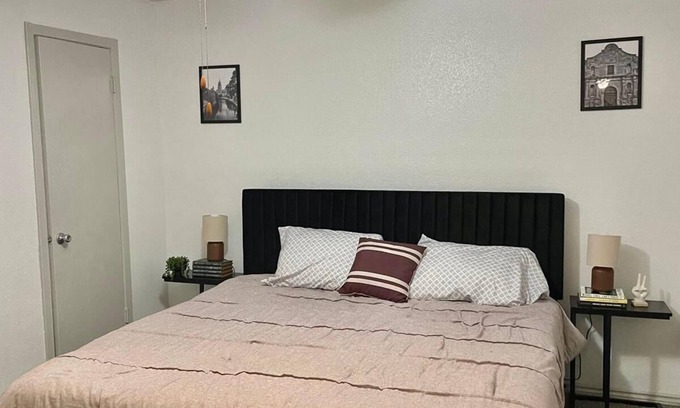 Medical Center District Copropriété | Cozy 2B condo with WiFi, AC in Medical Center, San Antonio