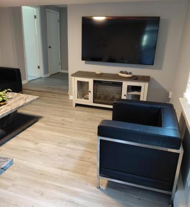Monroe Township Appartement | Cozy 2BR 1BA Single-Family Home Monroe, NJ