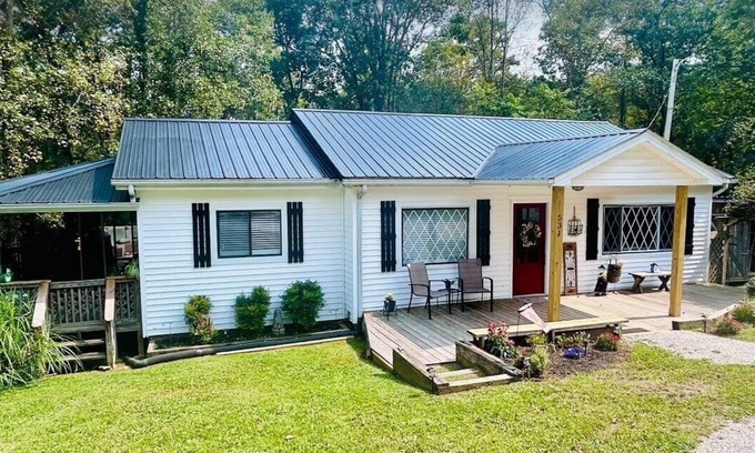 Vincent Cottage | Cozy 2BR/2BA Cottage with Hot Tub, Fire Pit & Fenced Yard, Perfect Outdoor Space