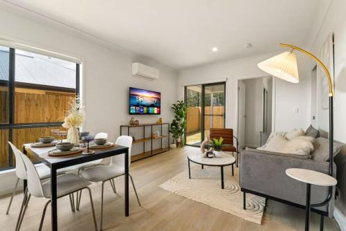 Browns Plains Maison | Cozy 2BR brandnew home at Brown Plains