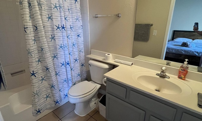 Sunrise Manor Maison | Cozy 2BR House - Las Vegas, NV - 10 Minutes away from the Las Vegas Strip!