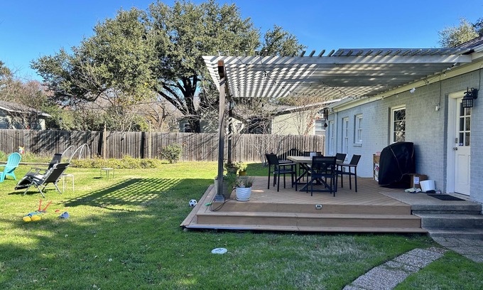 Dean Highland Maison | Cozy 3/2 Eclipse Headquarters!