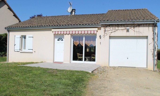 La Roche-Posay Maison | Maison de plain-pied avec jardin clôturé, proche Thermes St Roch - 3 chambres, WiFi, cuisine équipée