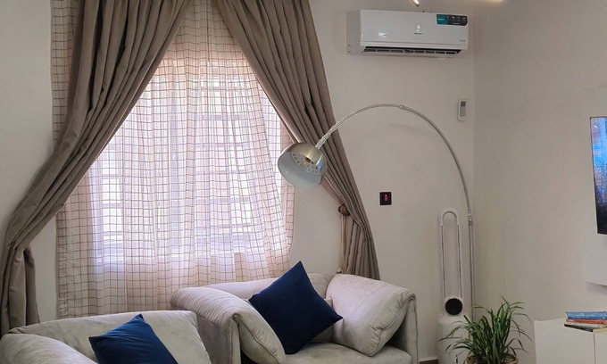 Abuja Appartement | Cozy 3-bedroom apartment in Lifcamp Abuja with 24/7 power supply