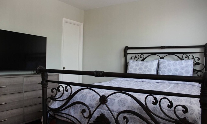 Nauck Appartement | Cozy 3 Bedroom/Great Location! Parking incl.