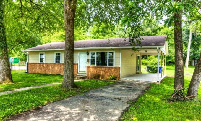 College Park Maison | Location Maison - 3 chambres, 1 salle de bains, pour 8 personnes