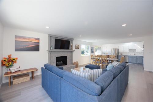 El Granada Maison | Cozy 3-bedroom house, ocean view, walk to beach!