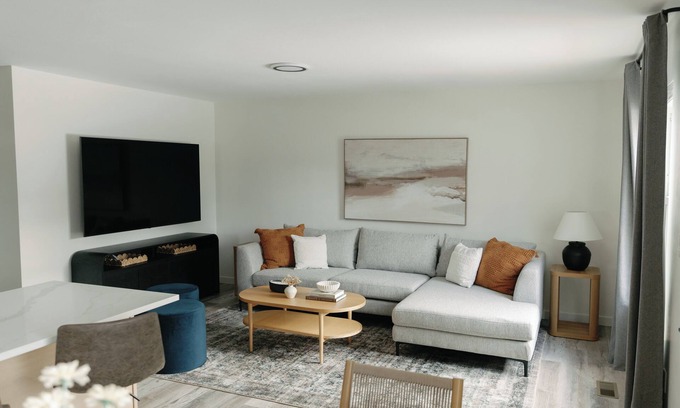 Monument Maison | Cozy 3-bedroom Sparrow Stay in Historic Town of Monument