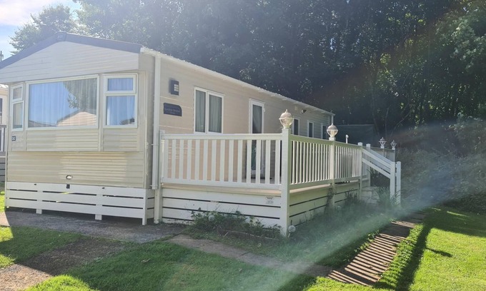 Looe Station Balnéaire | Cozy 3 bedroom Static Caravan near Looe on an amazing resort.