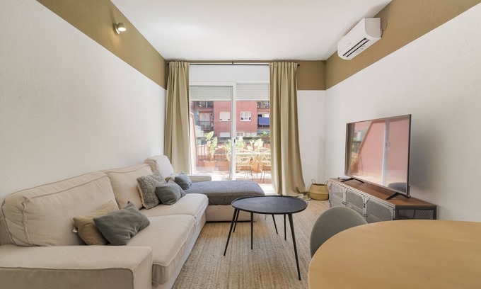 Sant Andreu de Palomar Appartement | This apartment is a 3 bedroom(s), 2 bathrooms, located in Barcelona, Catalunya.