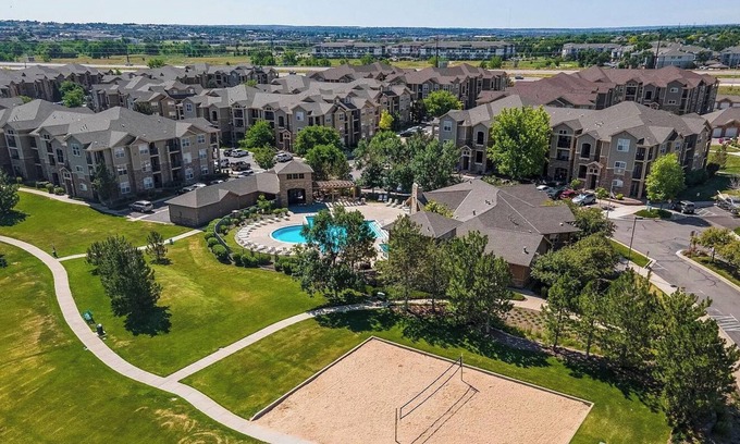 Stonegate Copropriété | Cozy 3bd/3ba with pool and gym in charming Parker. MONTH-TO- MONTH RENTALS