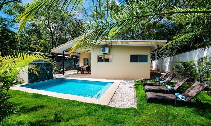 Paraiso Maison | Cozy 3bd private house & pool & walk to beach - Pets welcome!
