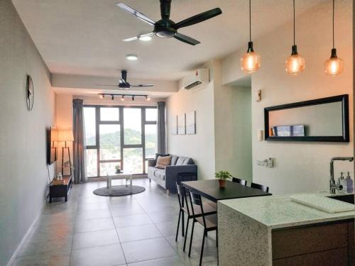 Kuala Lumpur Appartement | Cozy 3BR -2-8pax- 65 TV near MidValley-Pavilion 2