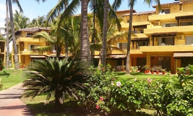 South Hotel Zone Hôtel | Cozy 3BR Condo with Private Balcony and Views