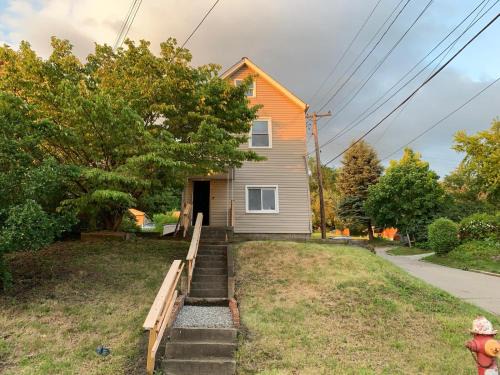 Conway Maison | Cozy 3BR Getaway in Conway PA