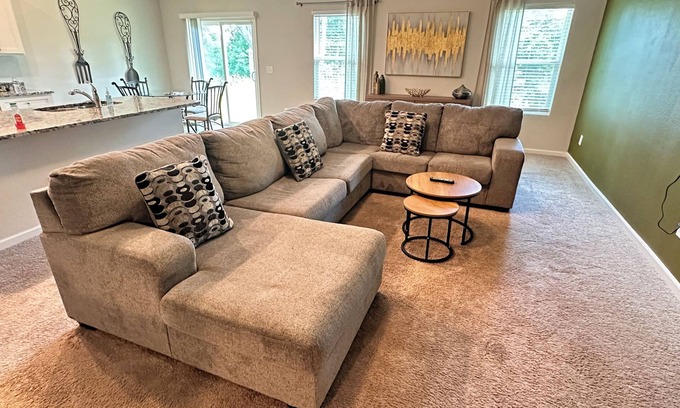 Greensboro Maison | Cozy 3BR house 15mins to A&T, UNCG, WetNWild
