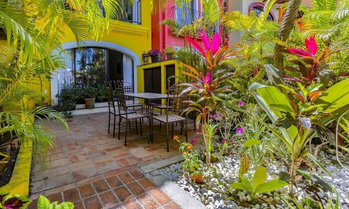 Isla Iguana Maison | Cozy 3BR House - Front of Marina- Pool