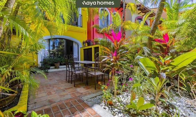 Isla Iguana Maison | Cozy 3BR House - Front of Marina- Pool