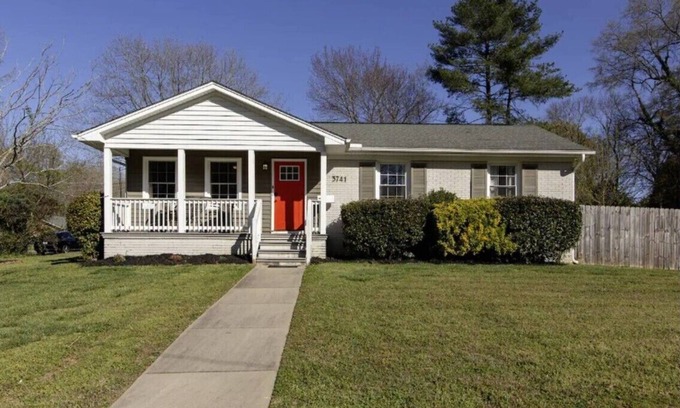 Charlotte Maison | Cozy 3BR House with Private Backyard and Easy Access to Uptown Charlotte