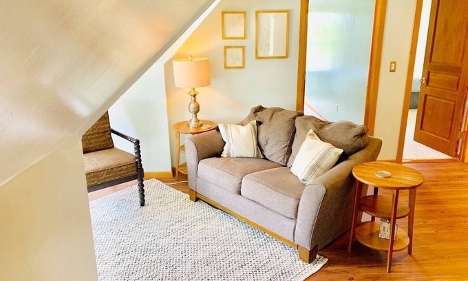 Downtown Minneapolis Appartement | Cozy 3rd Floor Apartment Near Downtown [5-6]