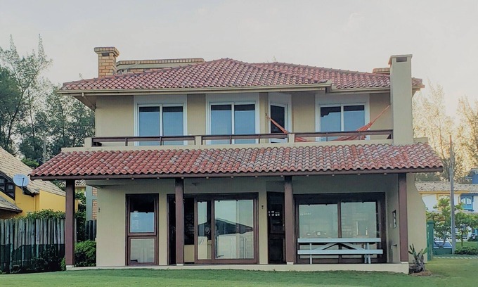 Morrinhos Maison | Cozy maison de 4 chambres sur la plage