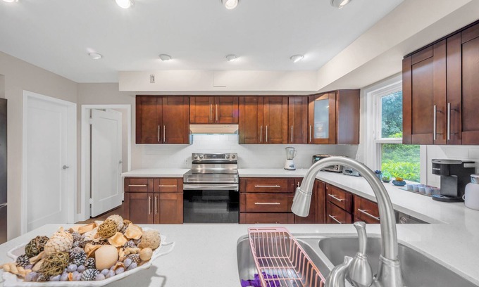 West Point Grey Maison | Cozy 4 Bedrooms & 2 baths suite in west Point Grey, Closed to UBC, Beach
