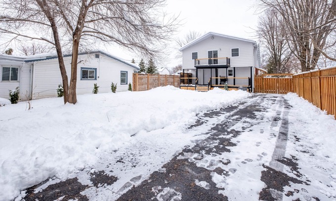 Cornwall Maison | Cozy 4 BR Home in Cornwall