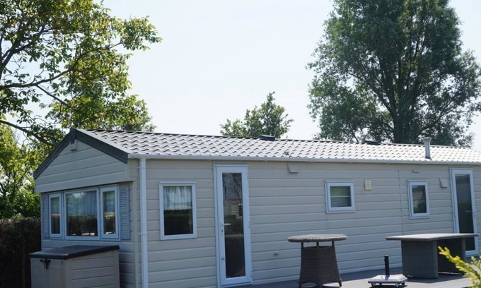 Ouwerkerk Maison | Cozy 4-person mobile home in Ouwerkerk within walking distance of the Eastern Scheldt