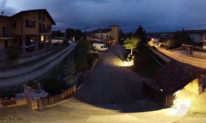 Carru Lit Et Petit-Déjeuner | Cozy 4 Star B&B At The Gates Of The Langhe, With Pets Allowed