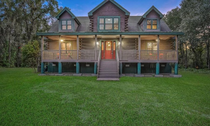 Florahome Appartement | Cozy 4BR Cabin on 11 acres with pool, BBQ & patio!