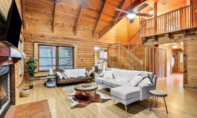 Florahome Cabine | Cozy 4BR Cabin with pool, BBQ