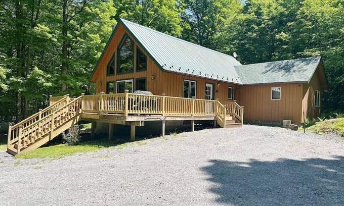 Inlet Cabine | Cozy Adirondack Mountain Cabin- Inlet, NY - Sleeps 9!