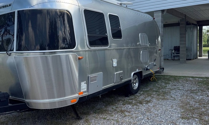 Shoreline Park Maison | Cozy Airstream in Beautiful Bay St. Louis with WiFi, AC