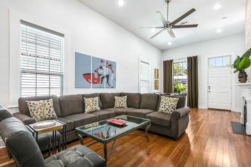 Irish Channel Maison | Cozy and Charming House with Luxury Amenities