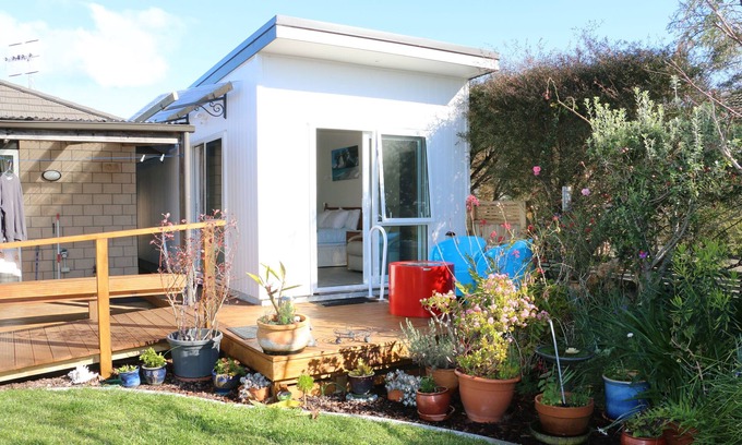 Greerton Cabine | Cozy and Comfortable newly built Self-contained Cabin