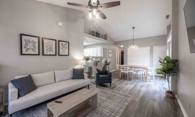 Evansville Maison | Cozy and Comfortable Charmer