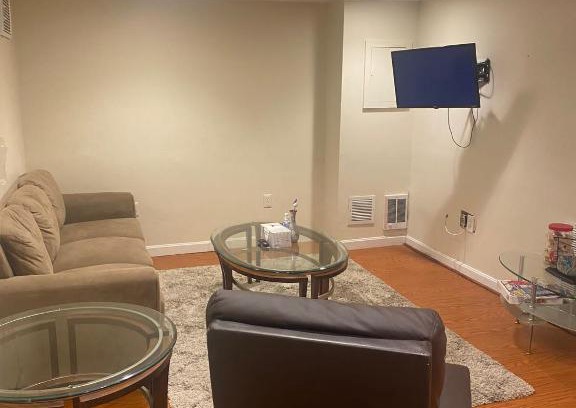 Lynn Maison | Cozy and comfy, Salem and Boston, free parking