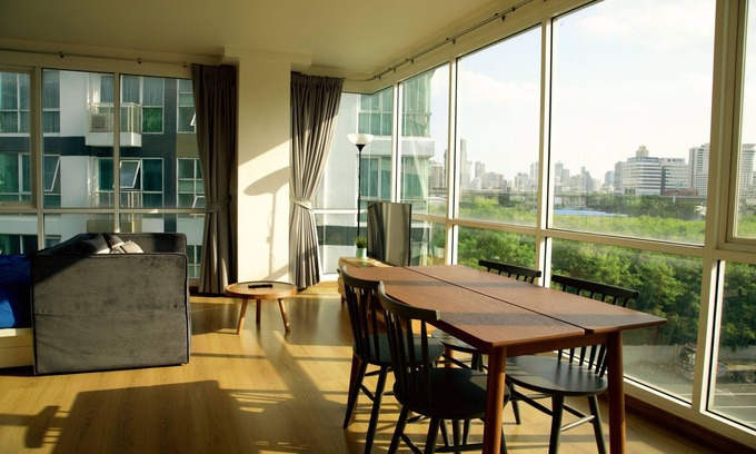 Rama 9 Appartement | VUE PANORAMIQUE / WIFI RAPIDE / ALIMENTATION LOCALE