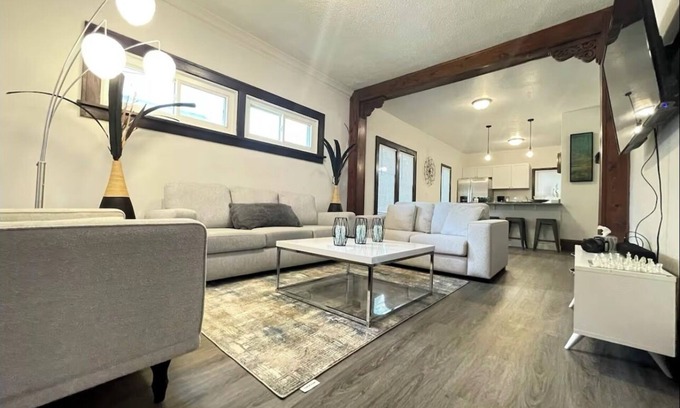 Minneapolis Maison | Cozy and Modern 4 bedroom 1 Bathroom McKinley Home