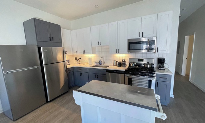 University Village / Little Italy Hôtel | Cozy and Modern Stay in the Heart of C