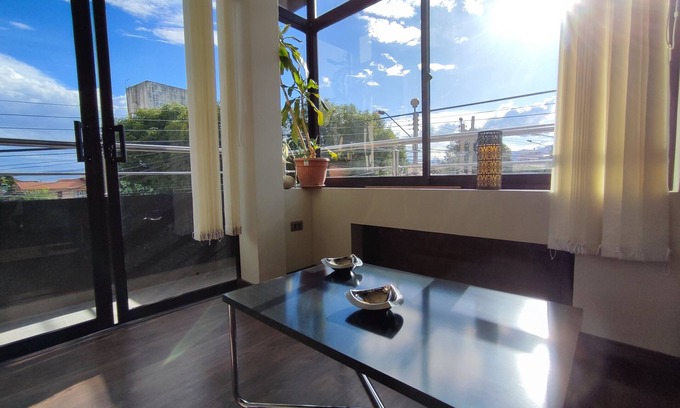 Cochabamba Appartement | Cozy and modern two-bedroom apartment in a residential area -La Campana
