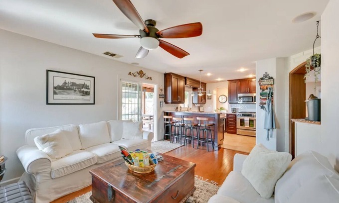 San Ysidro Maison | Cozy and quiet 6-bedroom retreat close to outlet mall shopping and more!