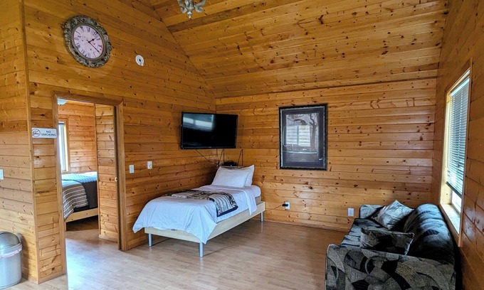 McBride Cabine | Cozy and Relaxing Getaway Cabin #4