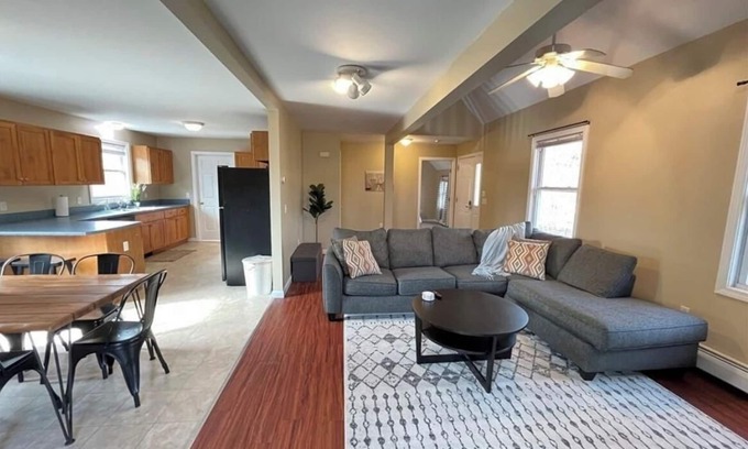 Pawcatuck Maison | Cozy and Spacious Coastal Cottage in Stonington Connecticut!