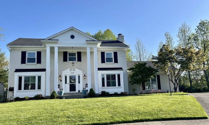 Jeffersontown Maison | Cozy and Updated Louisville Home with 4 bedrooms and a pool table and gym!