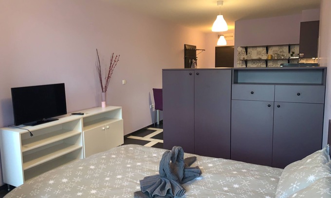 Studentski Grad Appartement | Cozy apartment, 20 min from Sofia City Centre