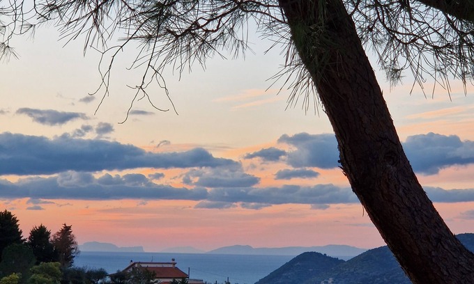 Vatolla Appartement | Cozy apartment 5 minutes from the sea: Villa Samy